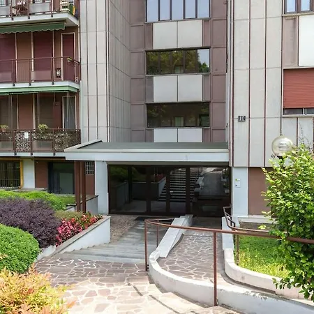 Bike Stop Apartment Milan